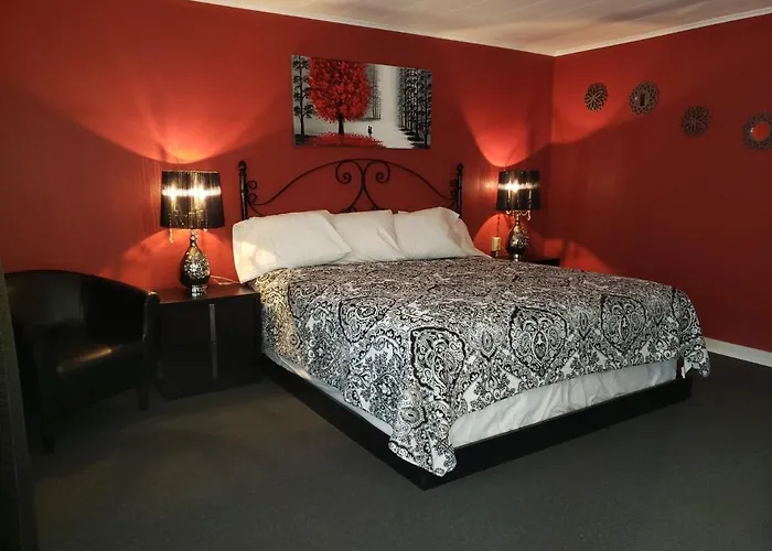 Paul Smiths Hotels