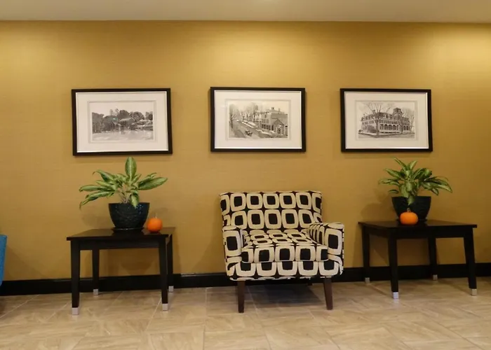Holiday Inn Express And Suites Montgomery By Ihg