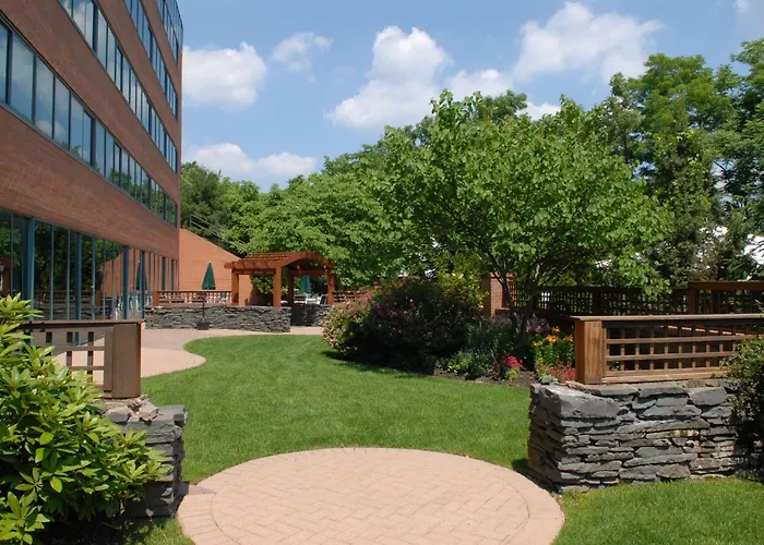Melville Hotels