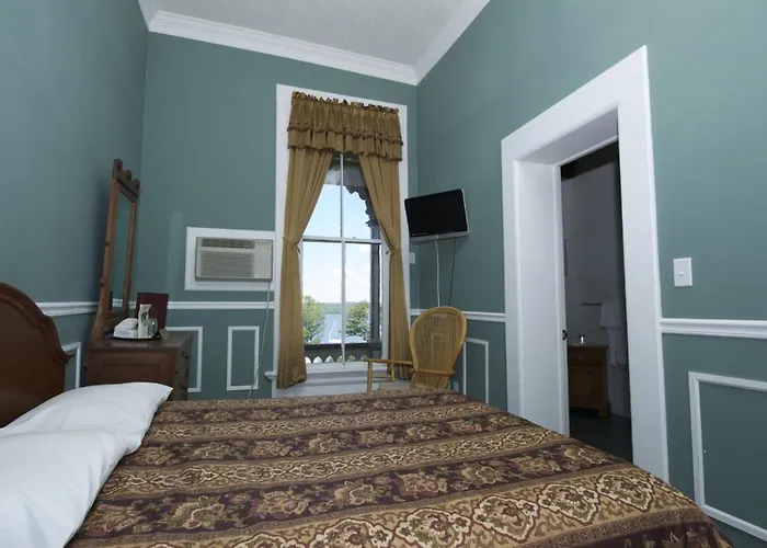 Chautauqua Hotels