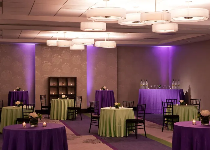 Rochester hotels near Rochester Museum and Science Center