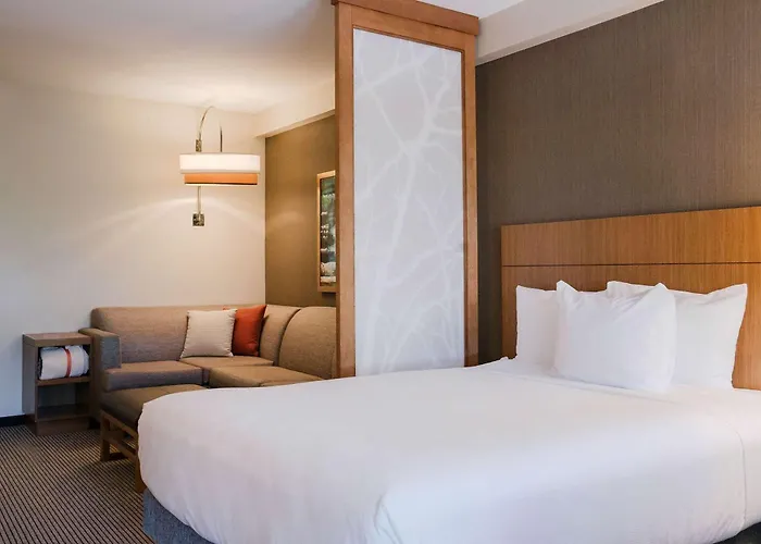 Amherst Hotels