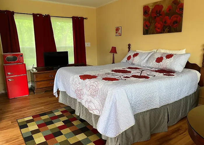 Hammondsport Hotels