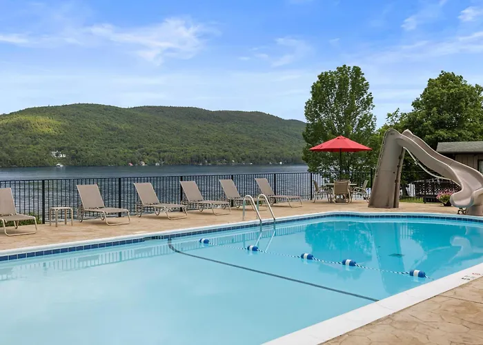 Lake George hotels near Million Dollar Beach