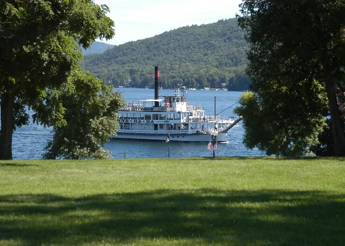Lake George hotels near Wax 'n' Wix