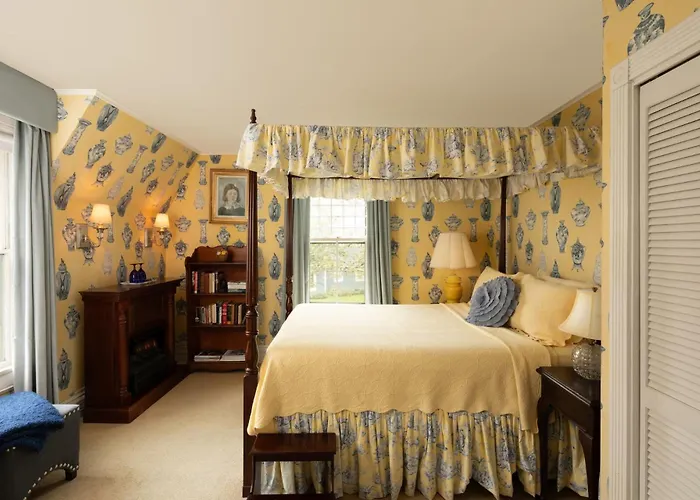 Pet friendly Harbor Knoll Bed And Breakfast Greenport