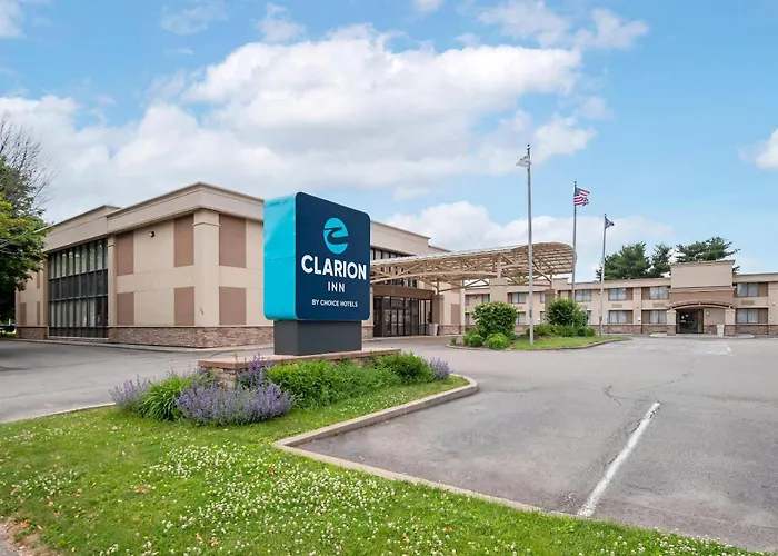 Elmira Hotels