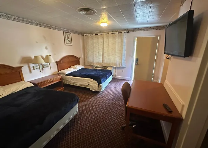 Elmira hotels near First Arena