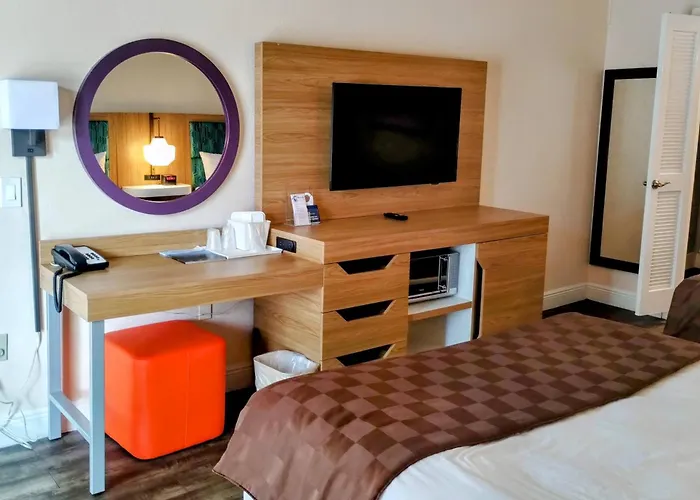 Lake George Hotels