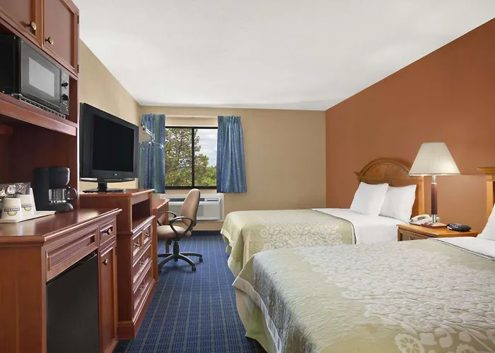 New Hampton Hotels