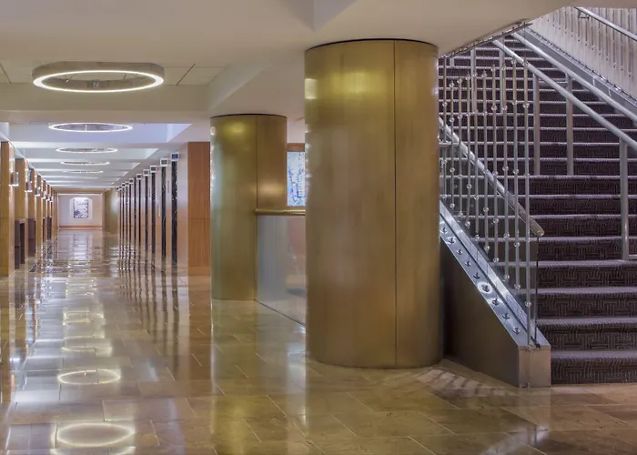 New York Hotels near LaGuardia Airport (LGA)