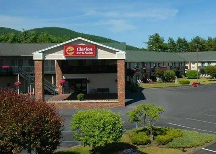 Lake George Hotels With Pool