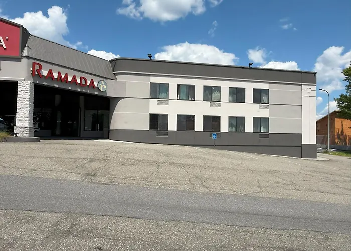 Pet friendly Ramada By Wyndham Newburgh/West Point Hotel