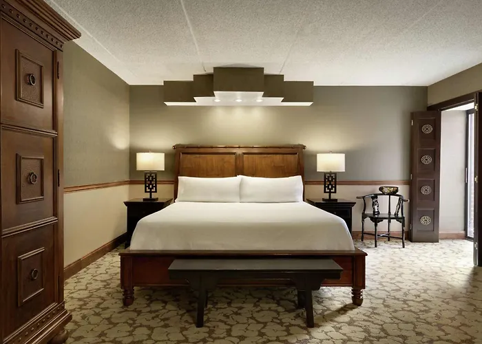 Bushnell Basin Hotels