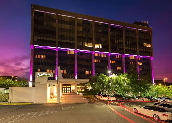 New Rochelle Hotels