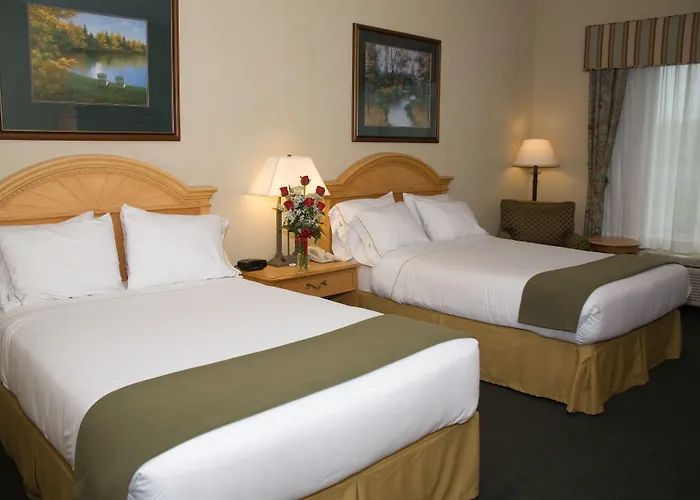 West Carthage Hotels