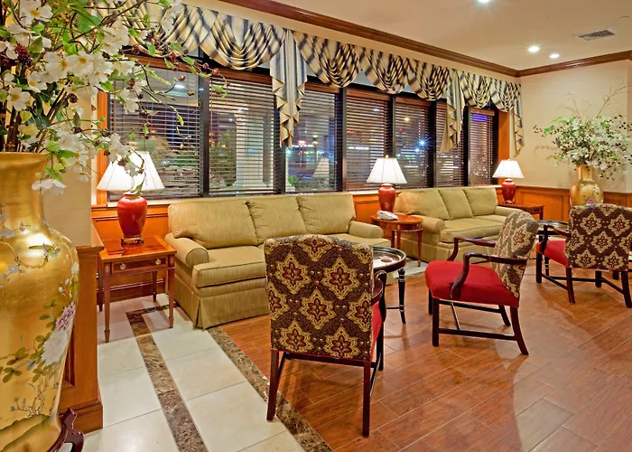 Lynbrook Hotels