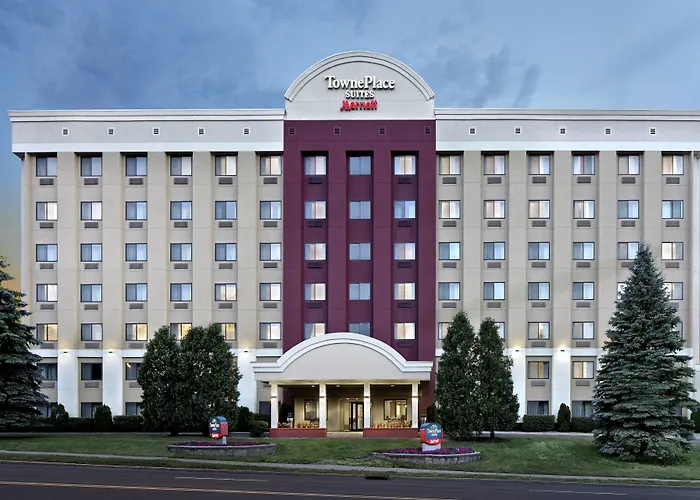 Albany hotels near Uss Slater
