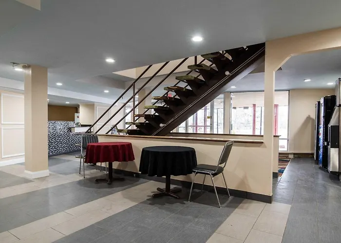 Rodeway Inn Syracuse Carrier Circle East Syracuse