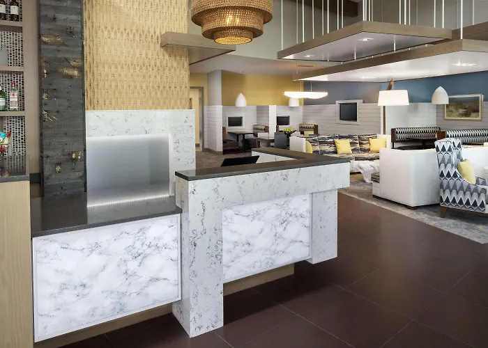 Riverhead Hotels