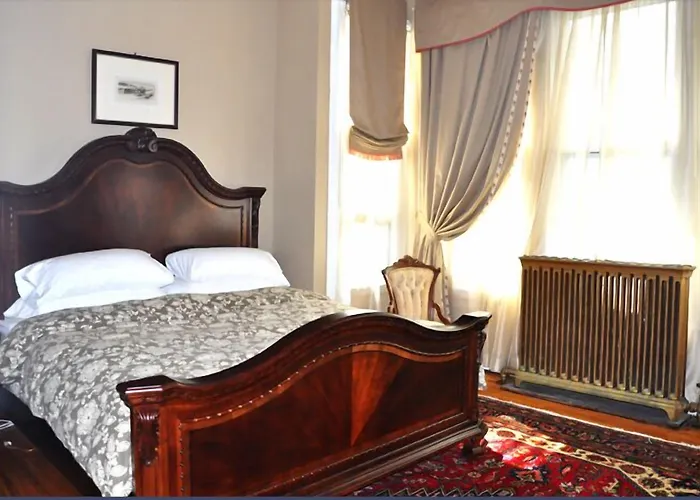 A Kingston Bed & Breakfast