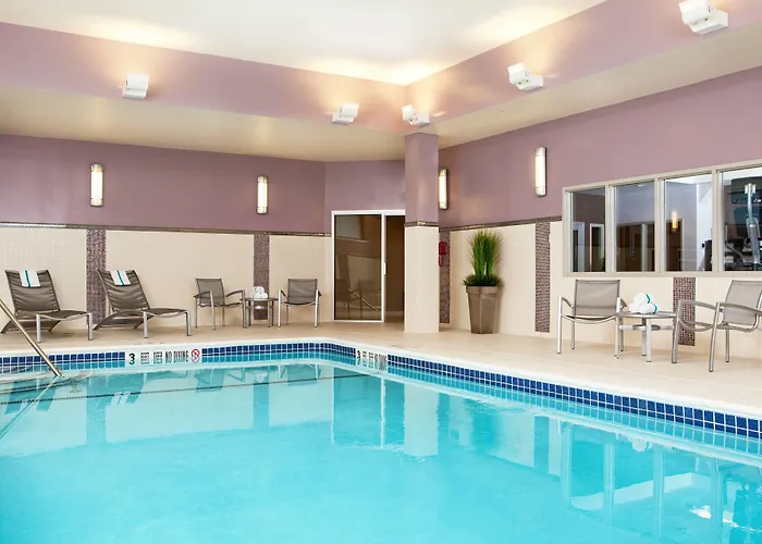 Syracuse hotels near Clinton Square Ice Rink