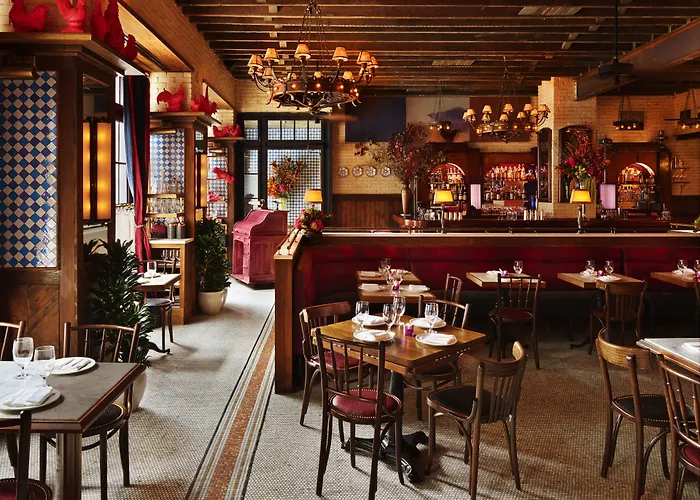 New York hotels near One World Trade Center