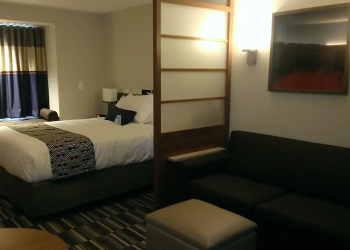 Binghamton hotels near Confluence Park