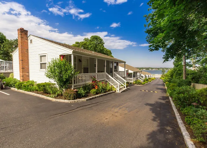 Colonial Shores Resort Hampton Bays