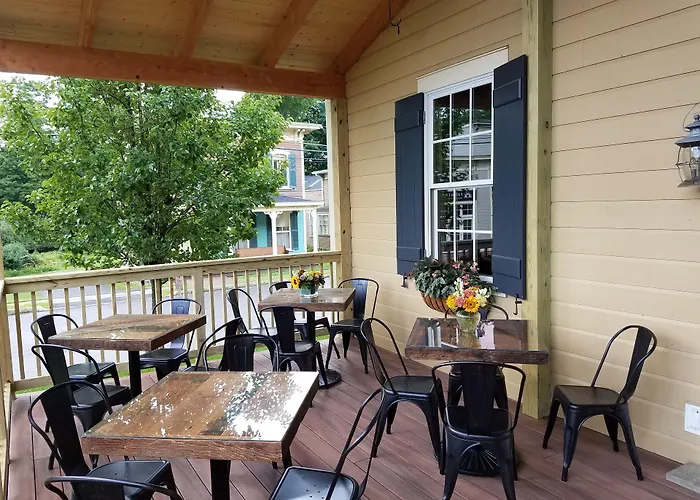 Cooperstown hotels near Lake Front Park