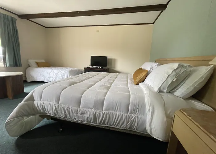 Corning Gatehouse Motel