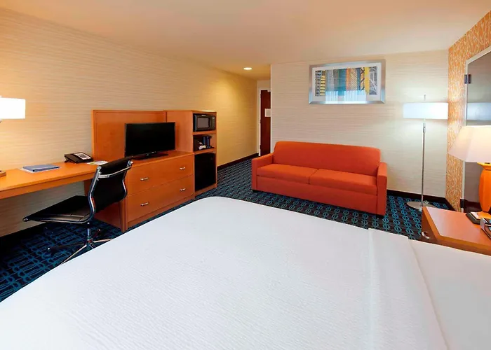 New York Hotels near John F. Kennedy International Airport (JFK)