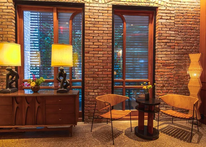 Brentwood Hotels