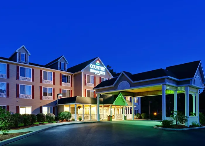 Fort Ann Hotels