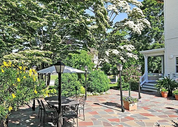 The Hedges Inn East Hampton