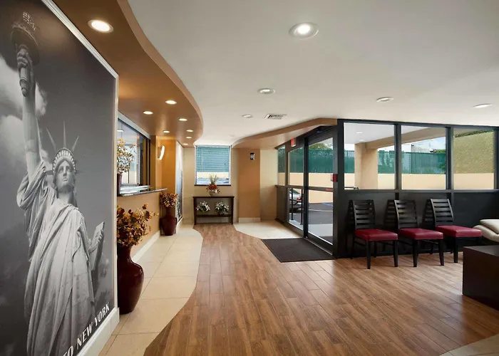 Pet friendly Super 8 Bronx Hotel New York