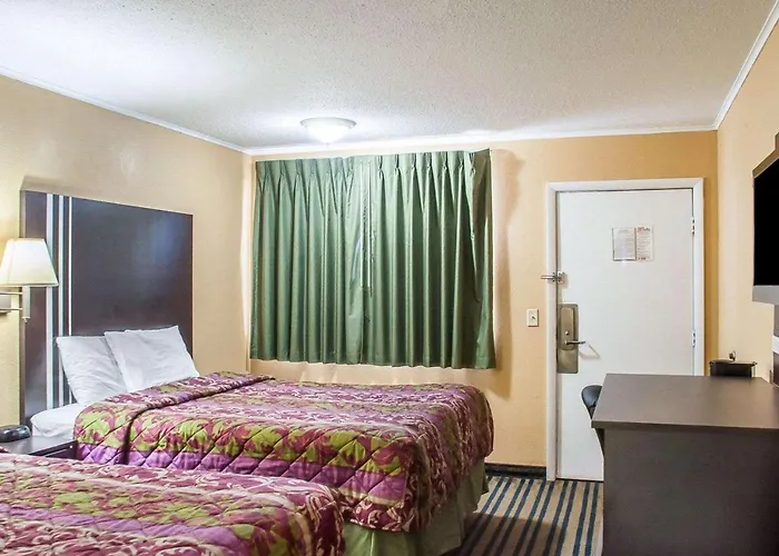 Amherst Inn & Suites